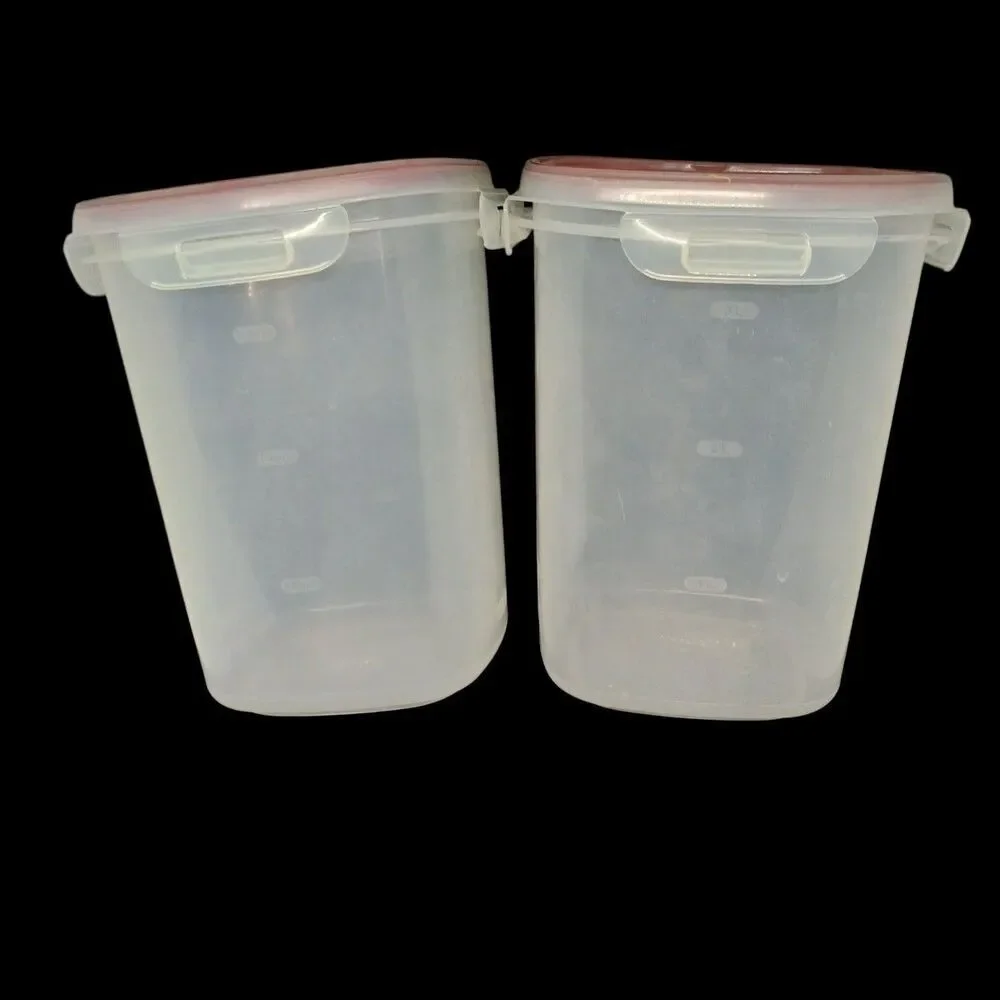 lot of 2 Rubbermaid 15 Cups Lock-Its Food Storage Containers Red Lids Tall